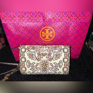 Tory Burch Garden Hicks Chain Wallet